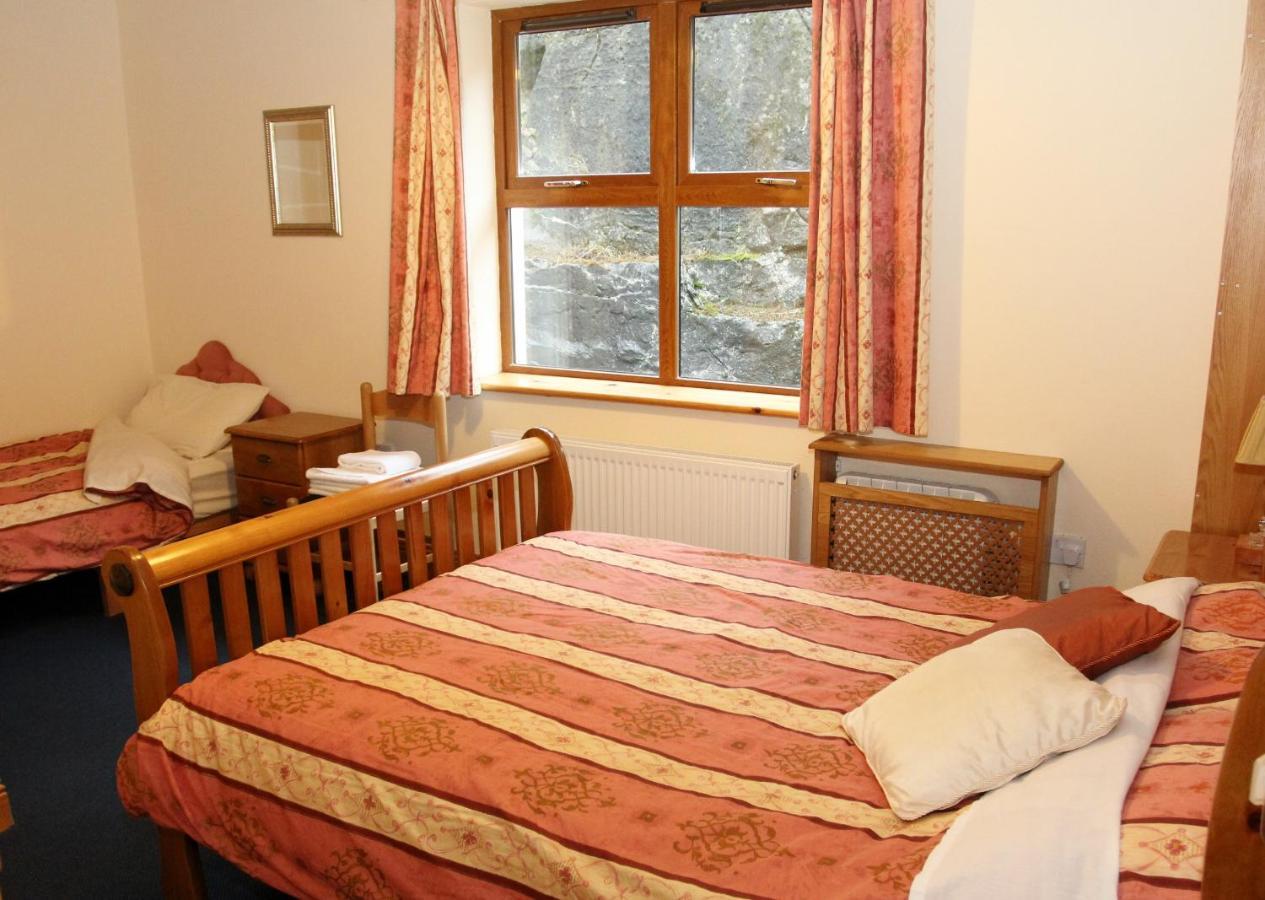 Clare'S Rock Self-Catering Accommodation Carron Kültér fotó